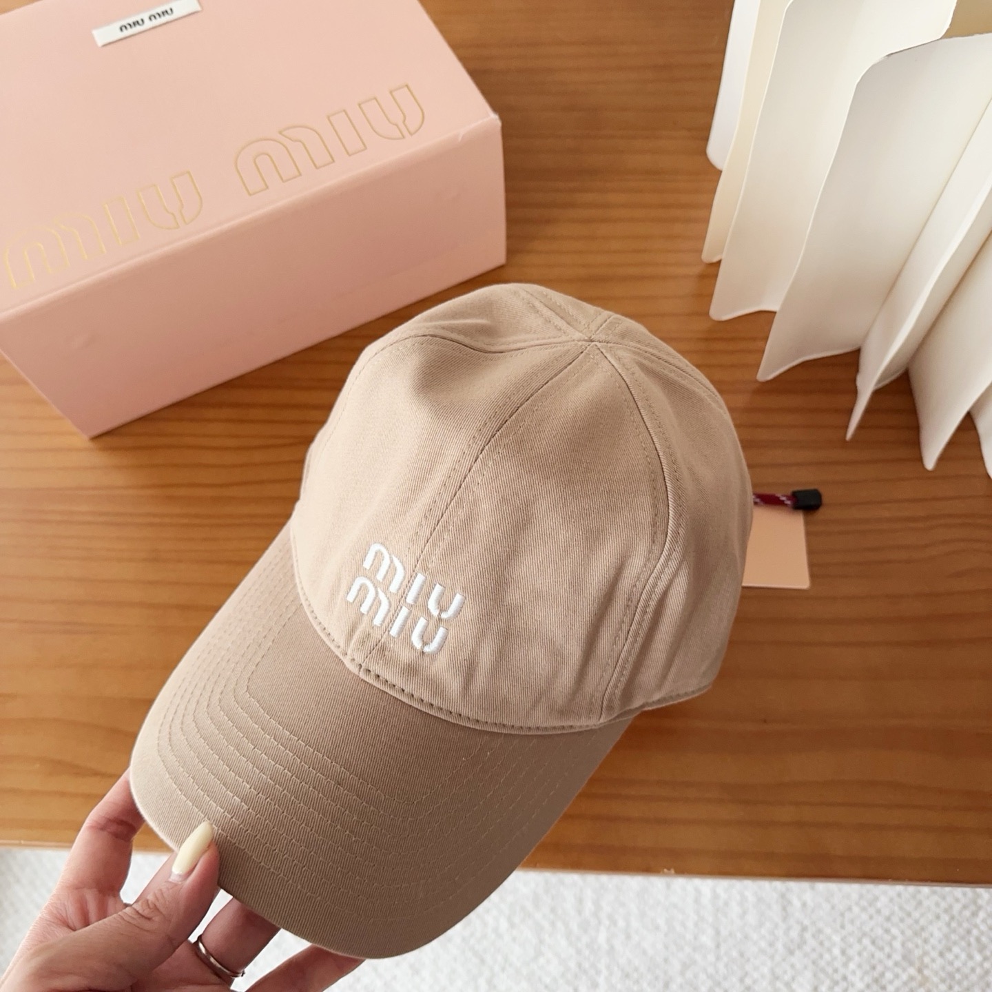 miumiu 缪缪秋冬新品棒球帽 原单正品开模订制，原版做工细致质量超赞！