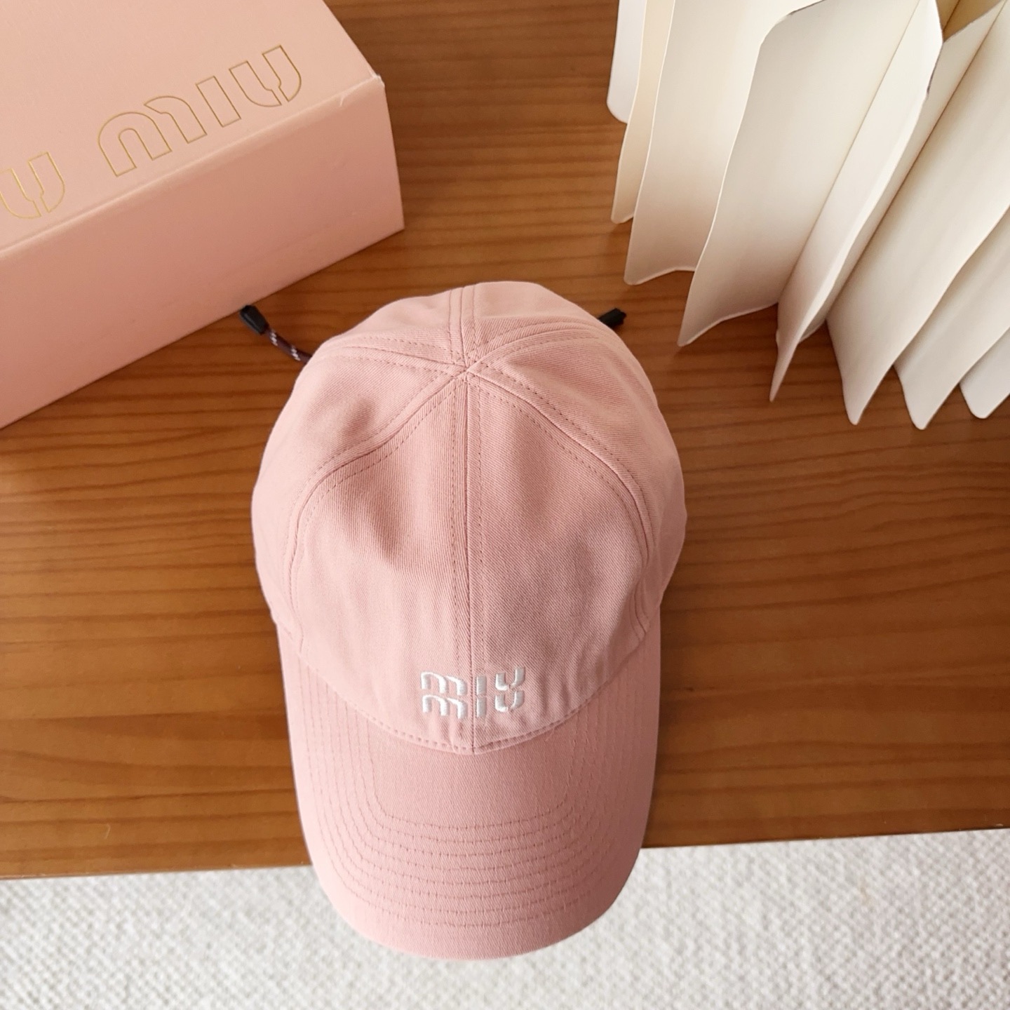 miumiu 缪缪秋冬新品棒球帽 原单正品开模订制，原版做工细致质量超赞！