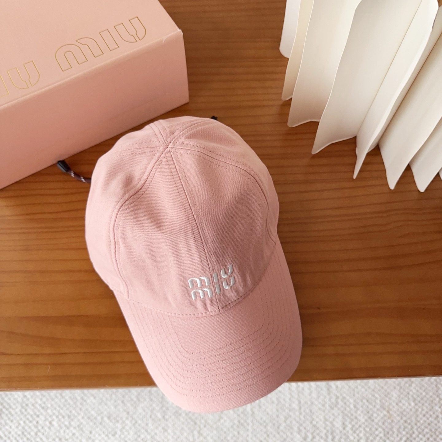 miumiu 缪缪秋冬新品棒球帽 原单正品开模订制，原版做工细致质量超赞！