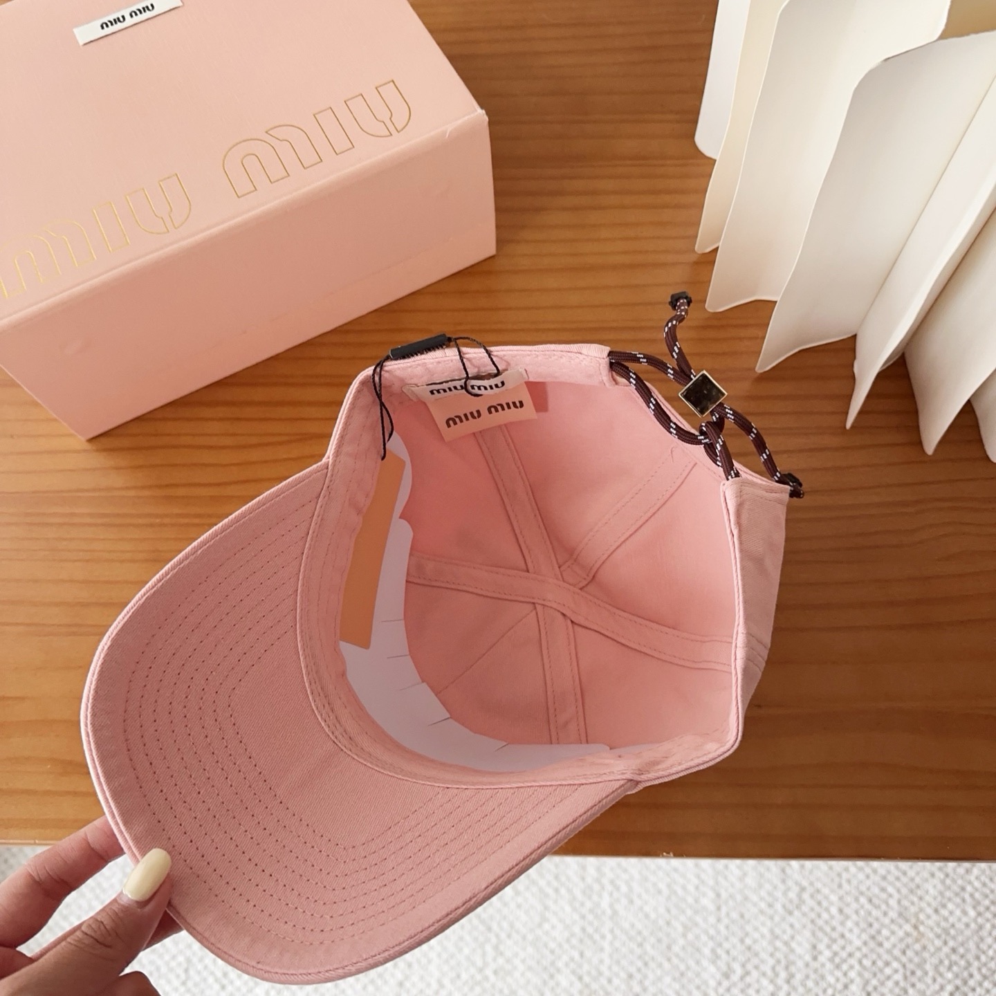 miumiu 缪缪秋冬新品棒球帽 原单正品开模订制，原版做工细致质量超赞！