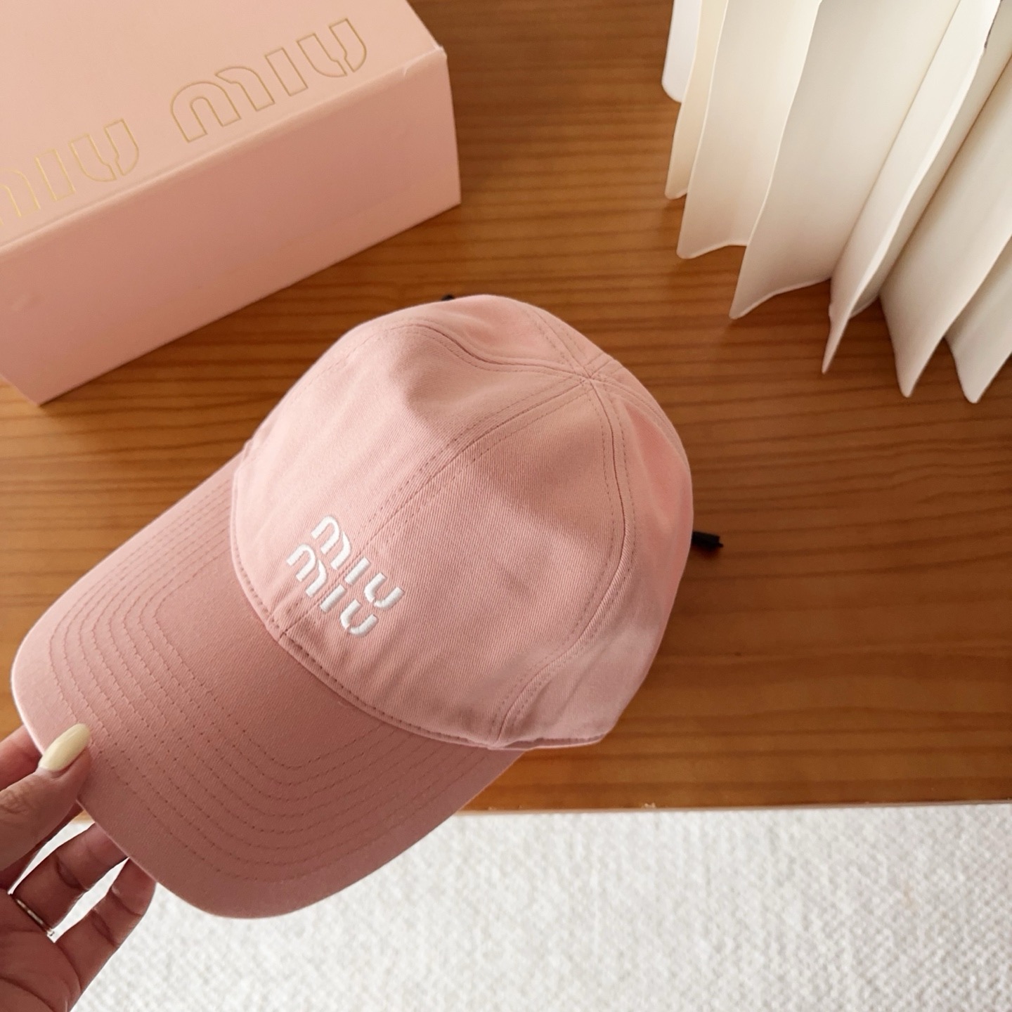 miumiu 缪缪秋冬新品棒球帽 原单正品开模订制，原版做工细致质量超赞！