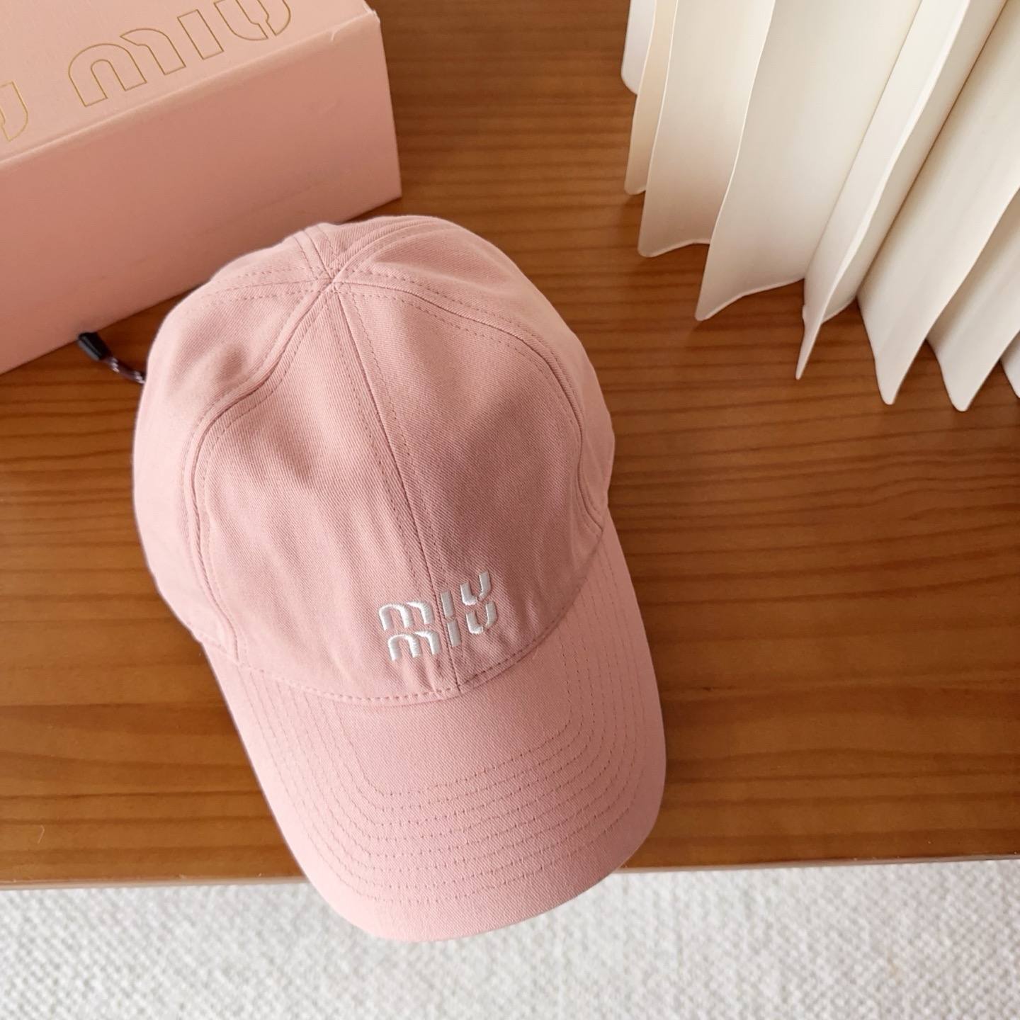 miumiu 缪缪秋冬新品棒球帽 原单正品开模订制，原版做工细致质量超赞！