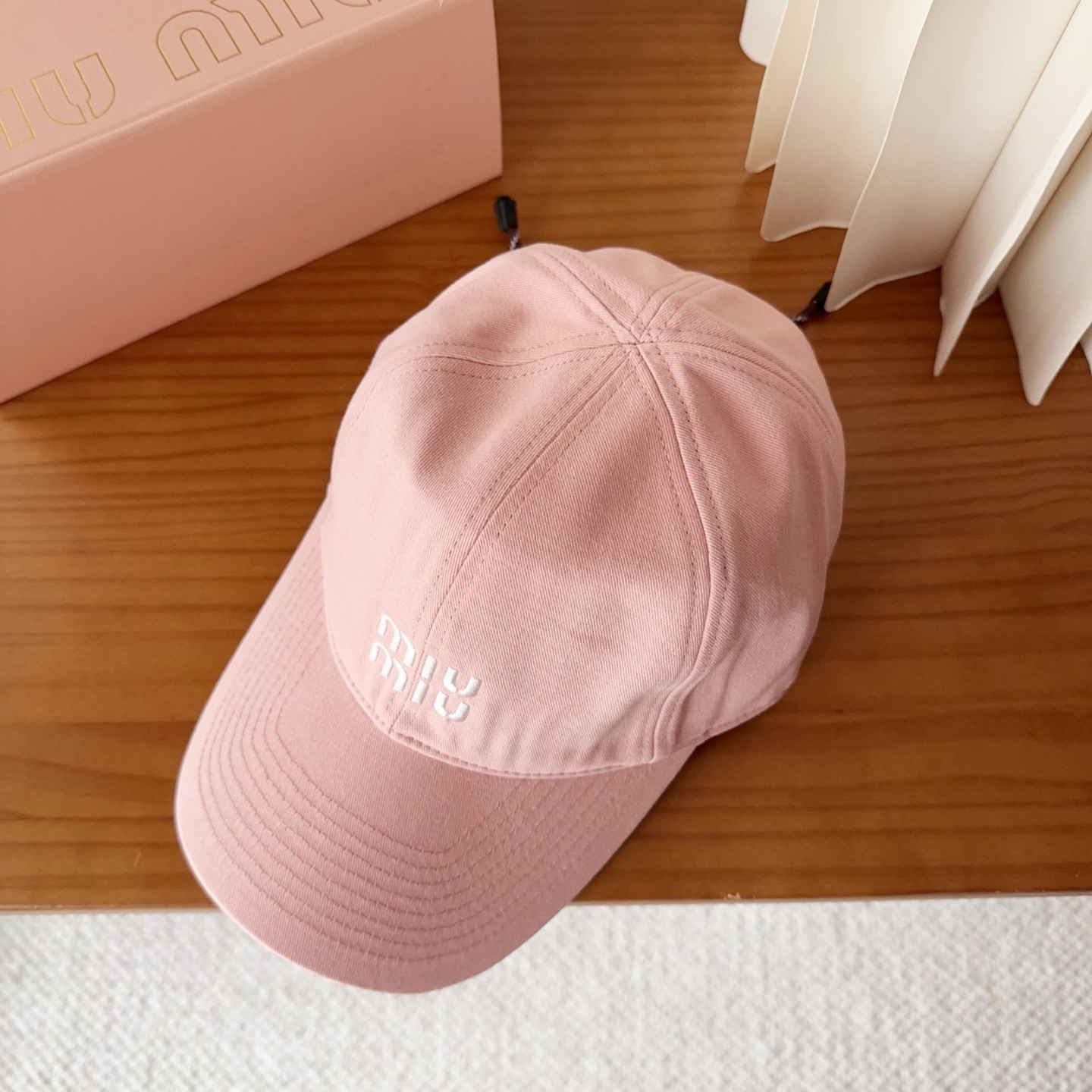 miumiu 缪缪秋冬新品棒球帽 原单正品开模订制，原版做工细致质量超赞！