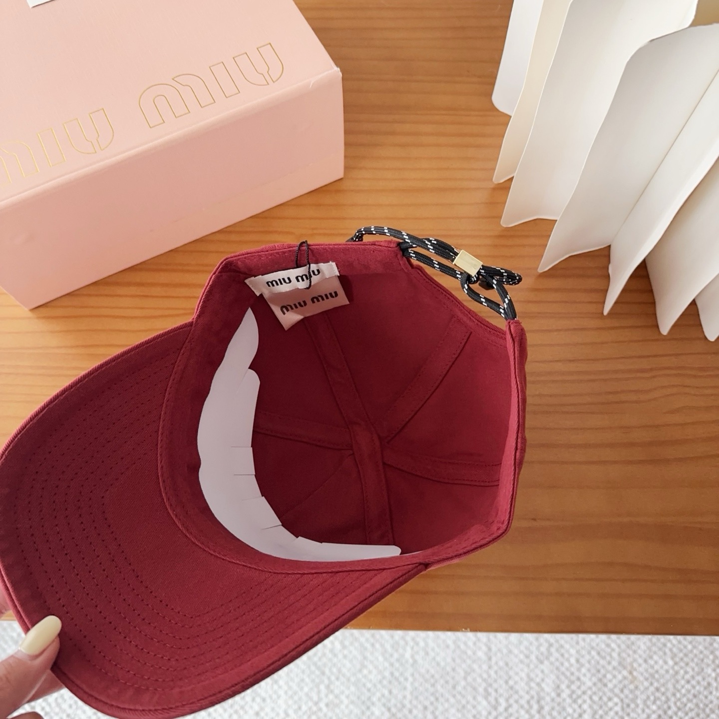 miumiu 缪缪秋冬新品棒球帽 原单正品开模订制，原版做工细致质量超赞！