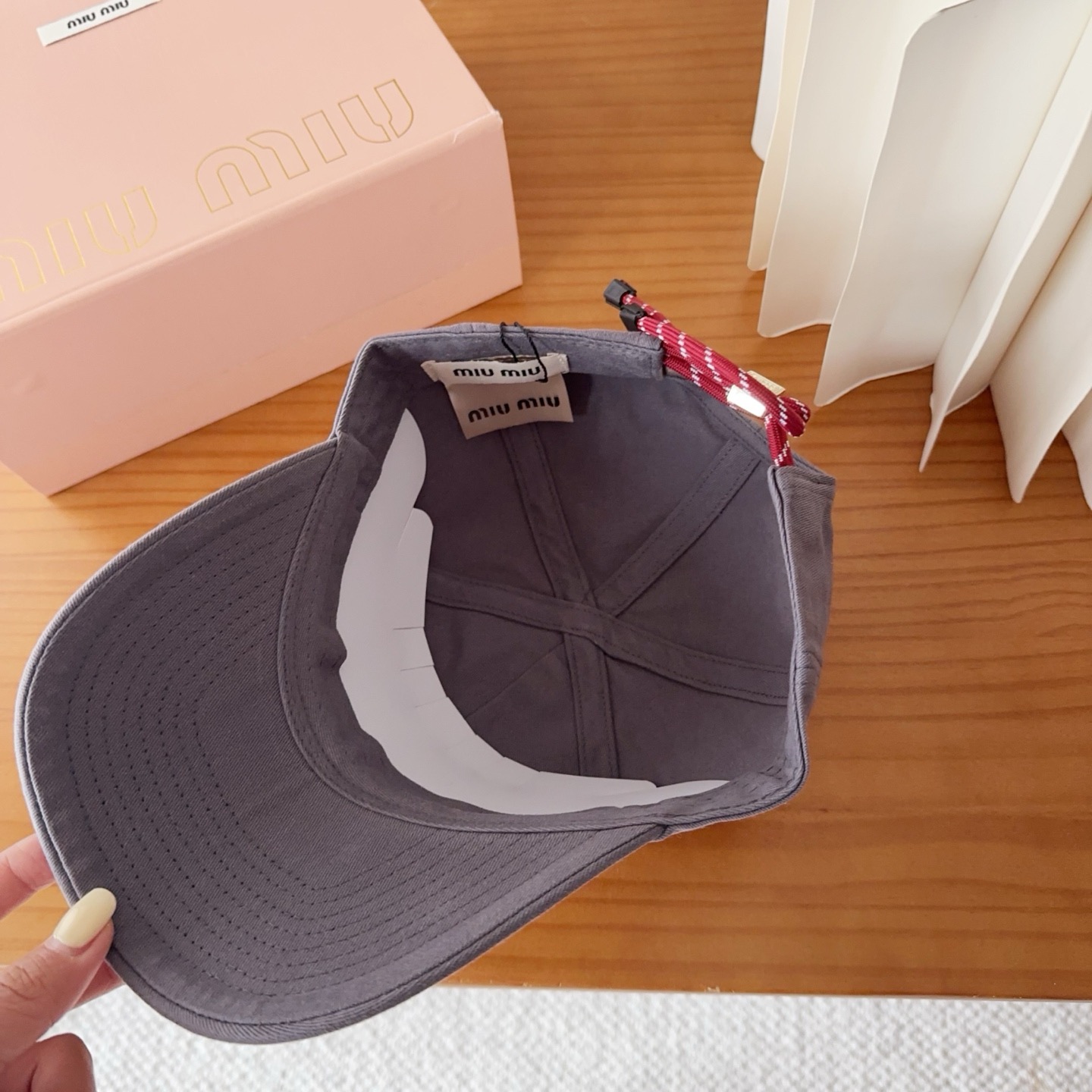 miumiu 缪缪秋冬新品棒球帽 原单正品开模订制，原版做工细致质量超赞！