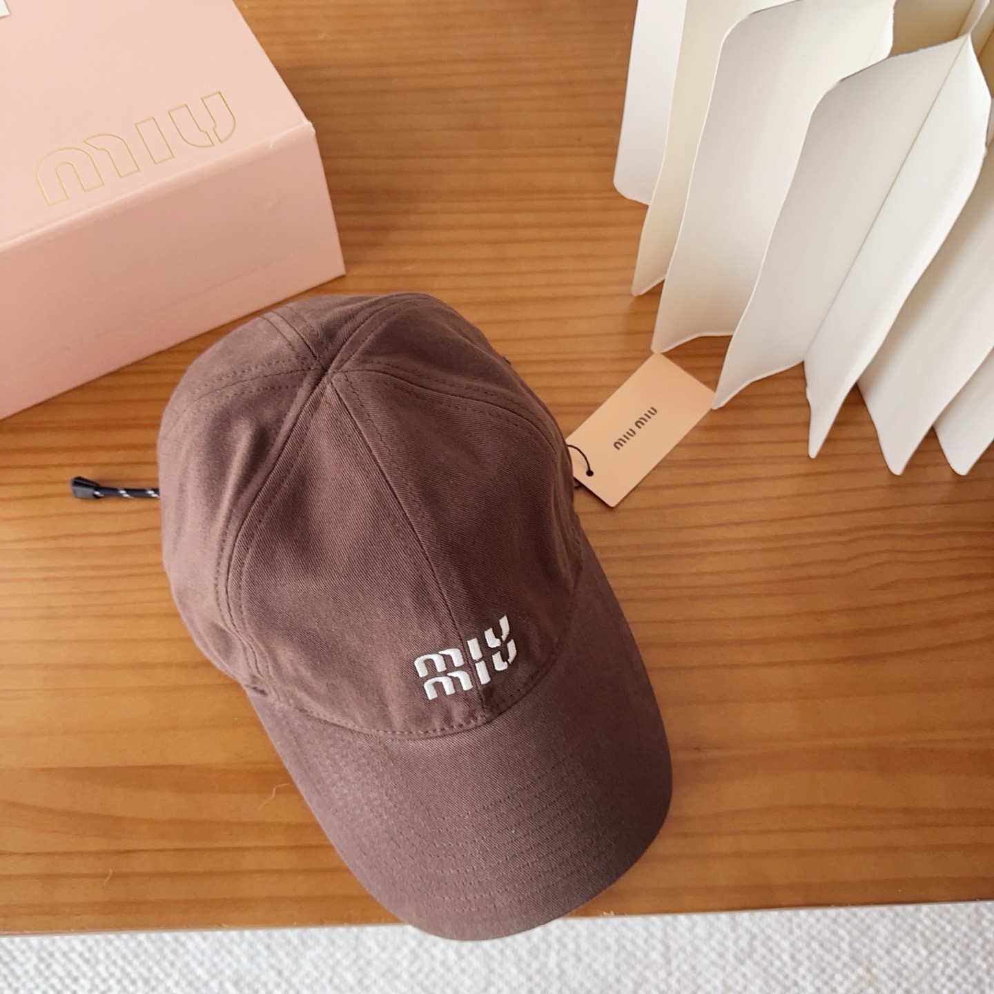 miumiu 缪缪秋冬新品棒球帽 原单正品开模订制，原版做工细致质量超赞！