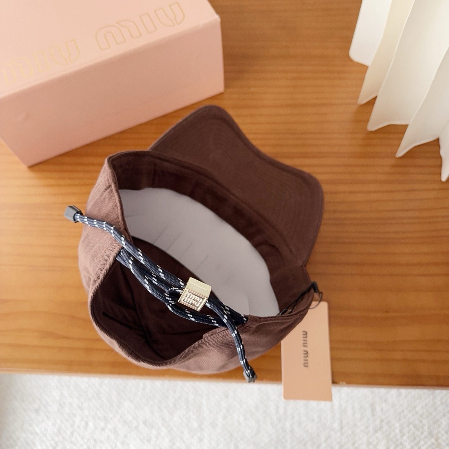 miumiu 缪缪秋冬新品棒球帽 原单正品开模订制，原版做工细致质量超赞！