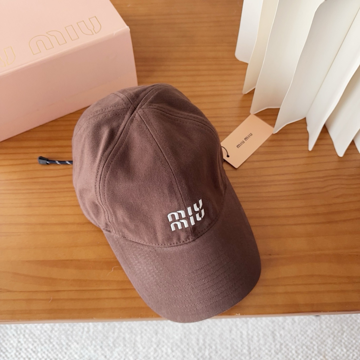 miumiu 缪缪秋冬新品棒球帽 原单正品开模订制，原版做工细致质量超赞！
