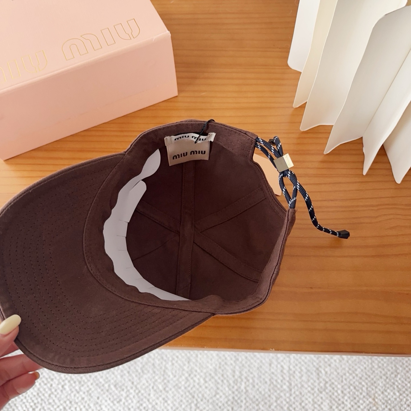 miumiu 缪缪秋冬新品棒球帽 原单正品开模订制，原版做工细致质量超赞！