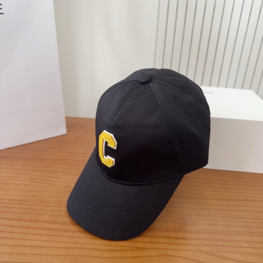 CELIN*·赛琳ss新款凯旋门绣花棒球帽🧢帽型完全按照定做。凯旋门图案章仔区别市面版本，大小及圈圈毛质感全部还原。五金
