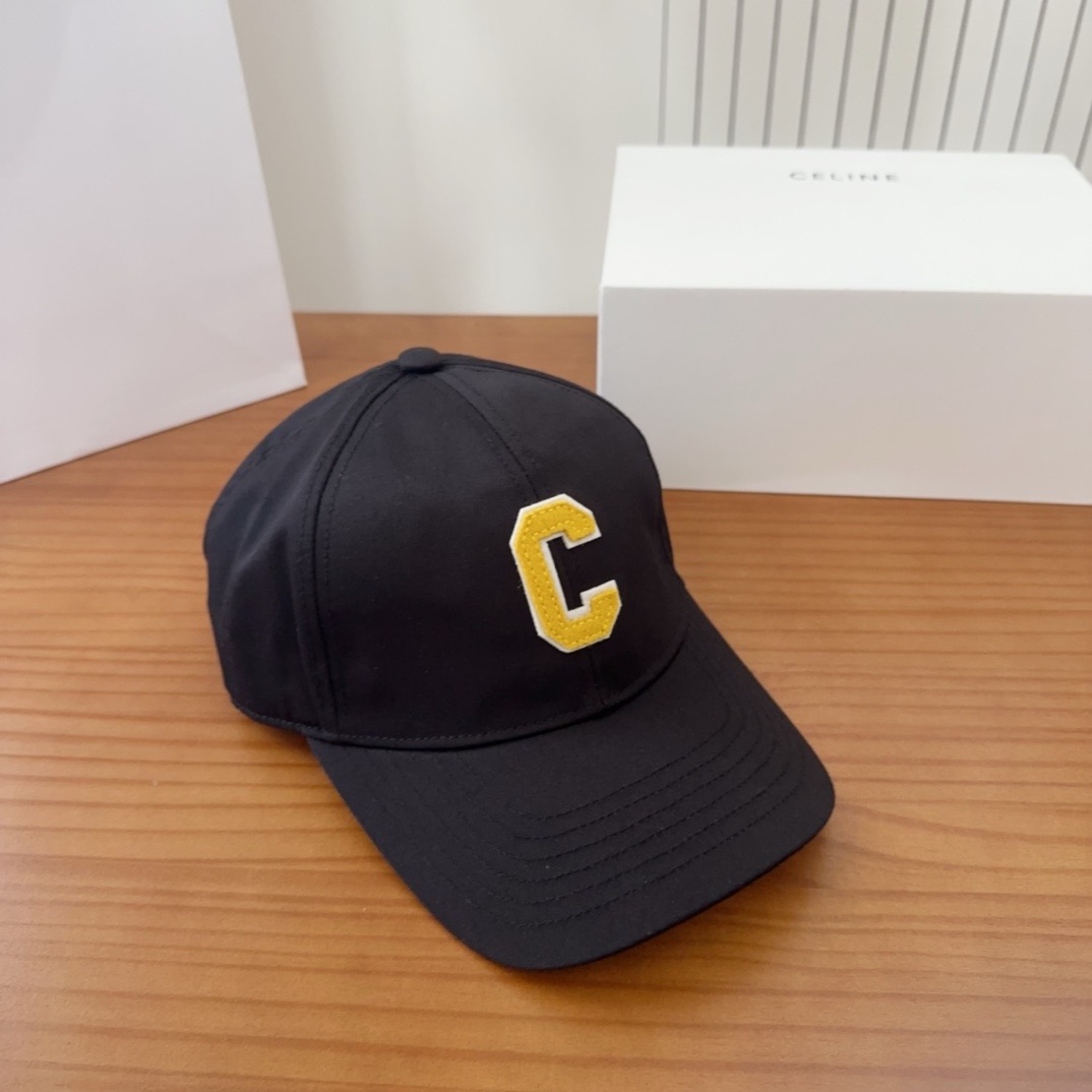 CELIN*·赛琳ss新款凯旋门绣花棒球帽🧢帽型完全按照定做。凯旋门图案章仔区别市面版本，大小及圈圈毛质感全部还原。五金