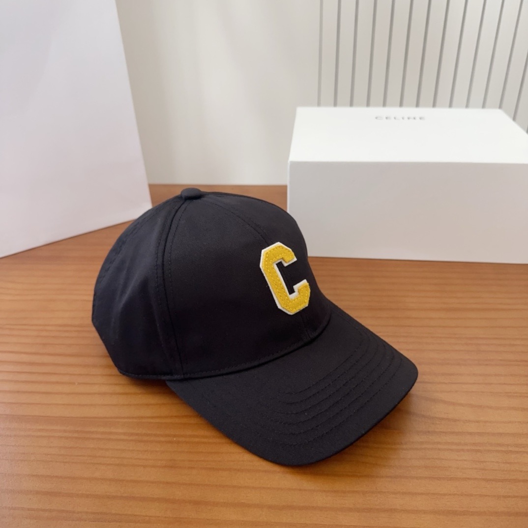 CELIN*·赛琳ss新款凯旋门绣花棒球帽🧢帽型完全按照定做。凯旋门图案章仔区别市面版本，大小及圈圈毛质感全部还原。五金