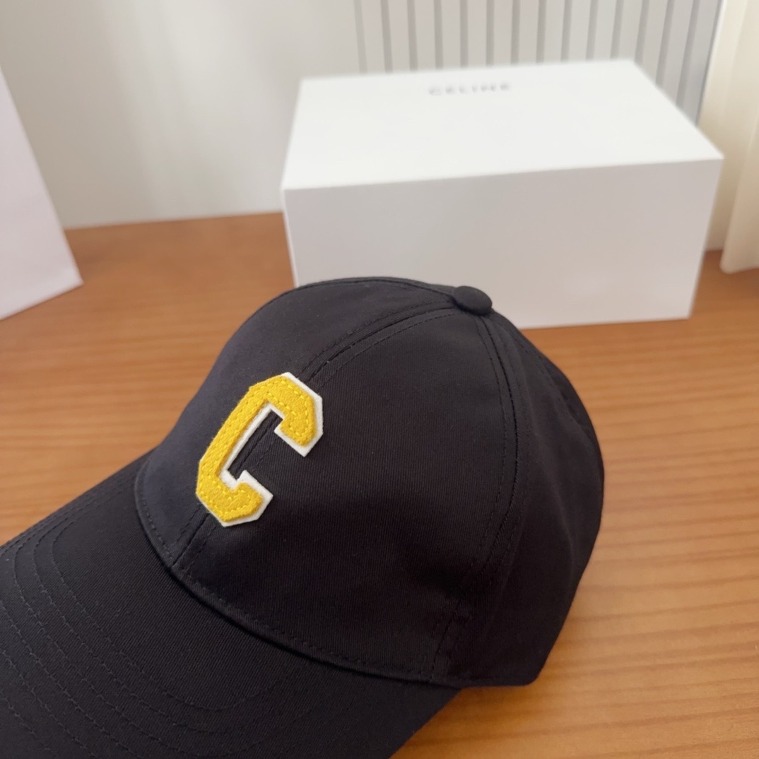 CELIN*·赛琳ss新款凯旋门绣花棒球帽🧢帽型完全按照定做。凯旋门图案章仔区别市面版本，大小及圈圈毛质感全部还原。五金