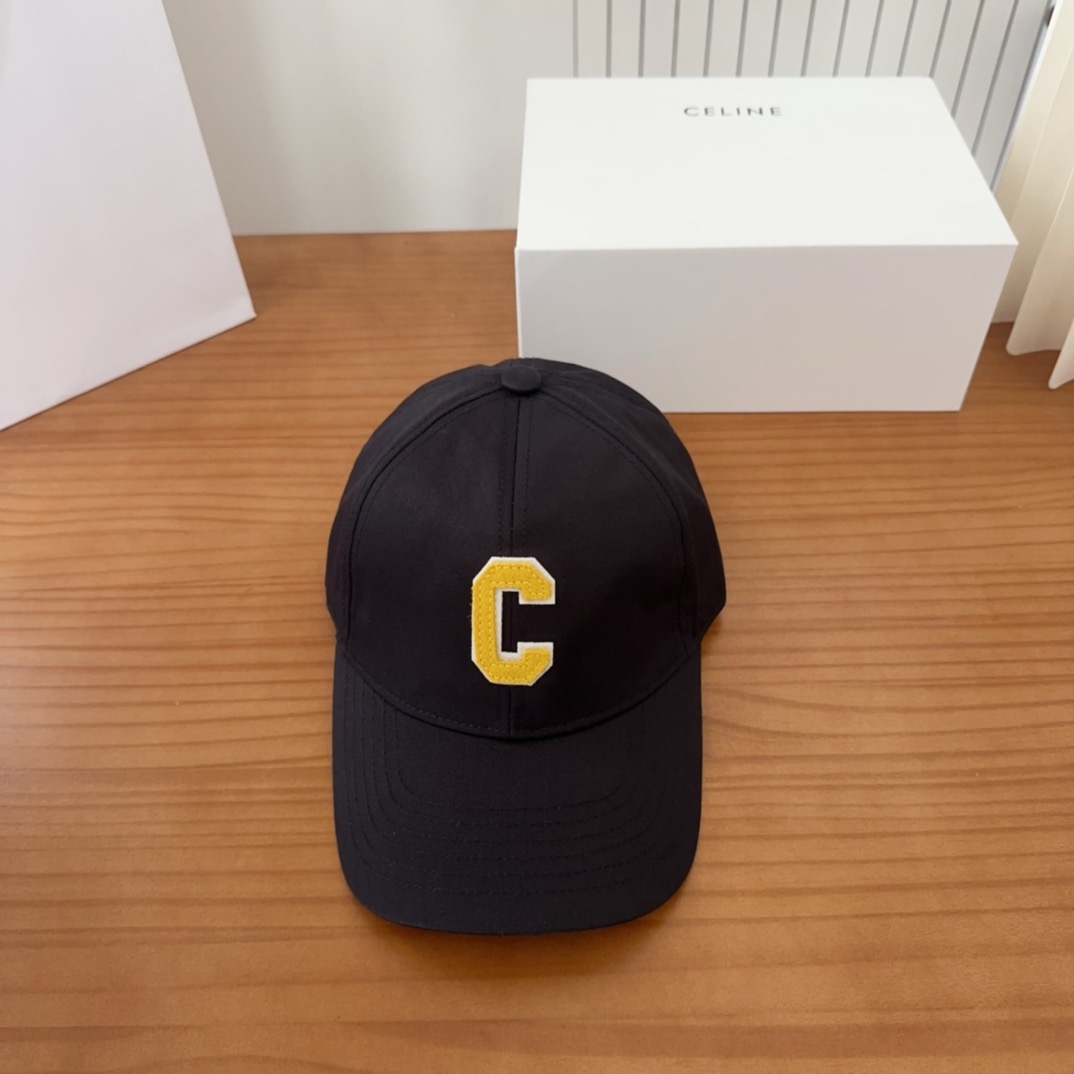 CELIN*·赛琳ss新款凯旋门绣花棒球帽🧢帽型完全按照定做。凯旋门图案章仔区别市面版本，大小及圈圈毛质感全部还原。五金