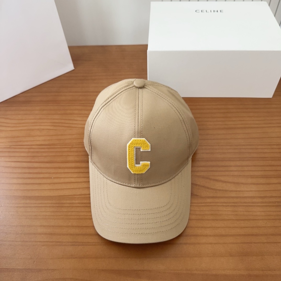 CELIN*·赛琳ss新款凯旋门绣花棒球帽🧢帽型完全按照定做。凯旋门图案章仔区别市面版本，大小及圈圈毛质感全部还原。五金