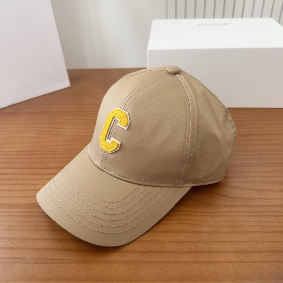 CELIN*·赛琳ss新款凯旋门绣花棒球帽🧢帽型完全按照定做。凯旋门图案章仔区别市面版本，大小及圈圈毛质感全部还原。五金
