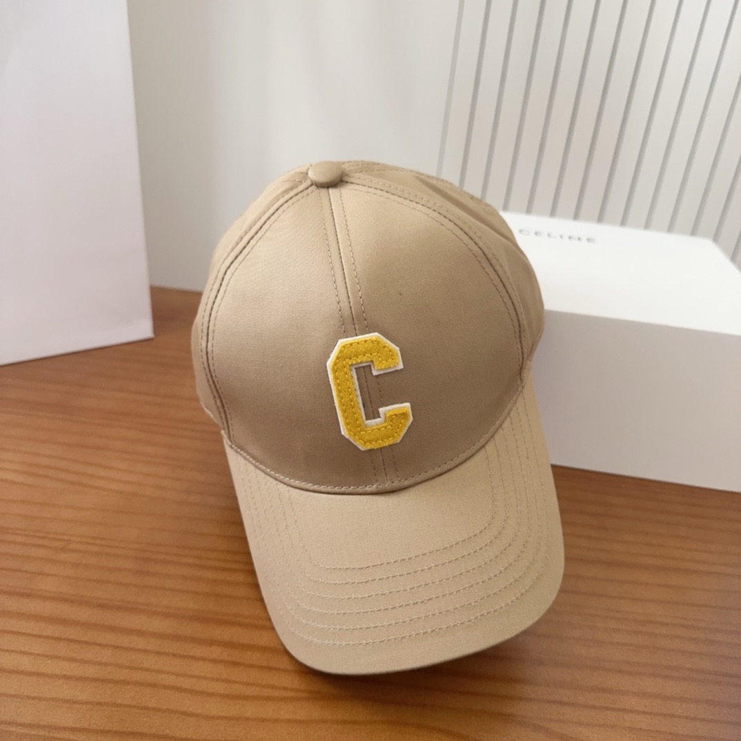 CELIN*·赛琳ss新款凯旋门绣花棒球帽🧢帽型完全按照定做。凯旋门图案章仔区别市面版本，大小及圈圈毛质感全部还原。五金