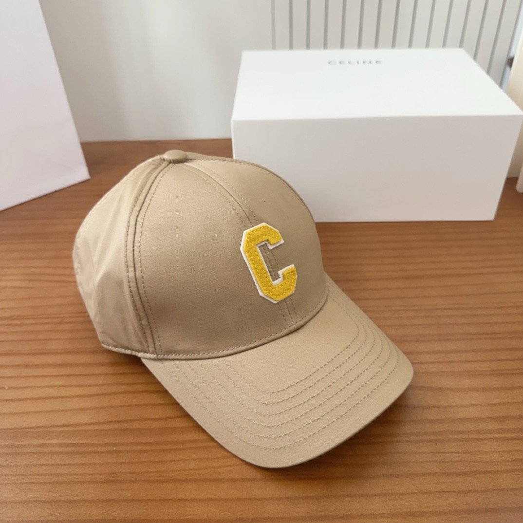 CELIN*·赛琳ss新款凯旋门绣花棒球帽🧢帽型完全按照定做。凯旋门图案章仔区别市面版本，大小及圈圈毛质感全部还原。五金