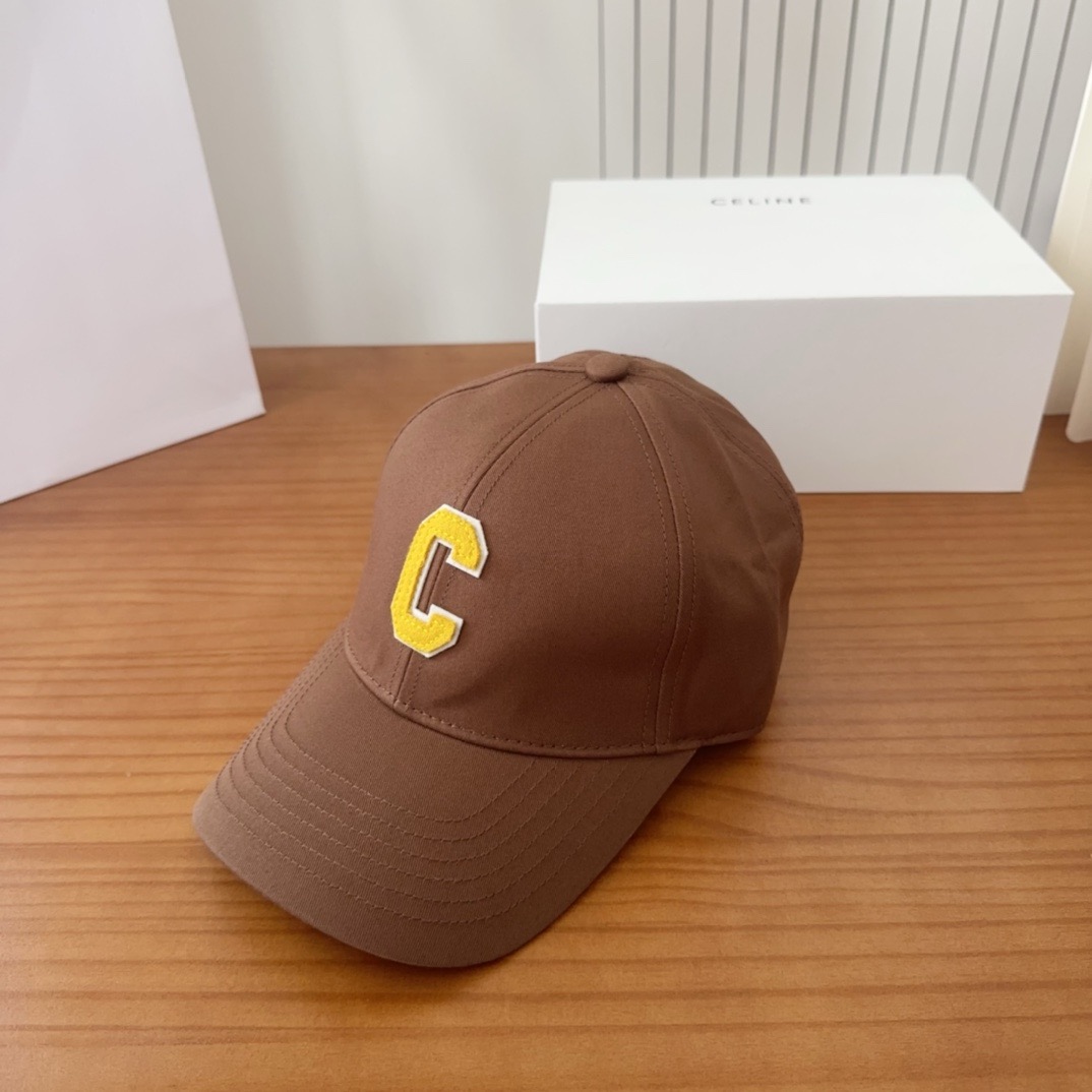 CELIN*·赛琳ss新款凯旋门绣花棒球帽🧢帽型完全按照定做。凯旋门图案章仔区别市面版本，大小及圈圈毛质感全部还原。五金