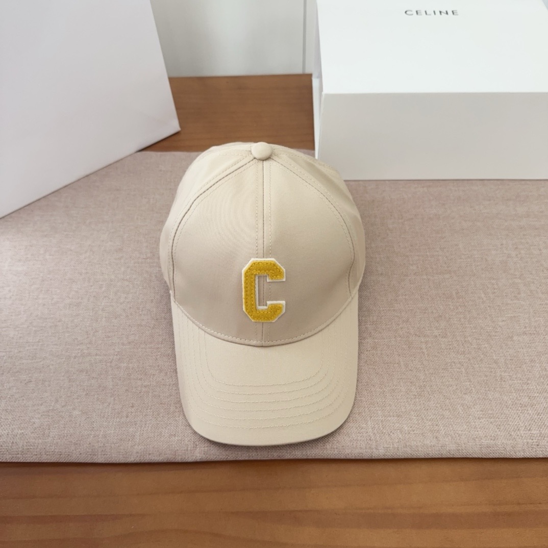 CELIN*·赛琳ss新款凯旋门绣花棒球帽🧢帽型完全按照定做。凯旋门图案章仔区别市面版本，大小及圈圈毛质感全部还原。五金
