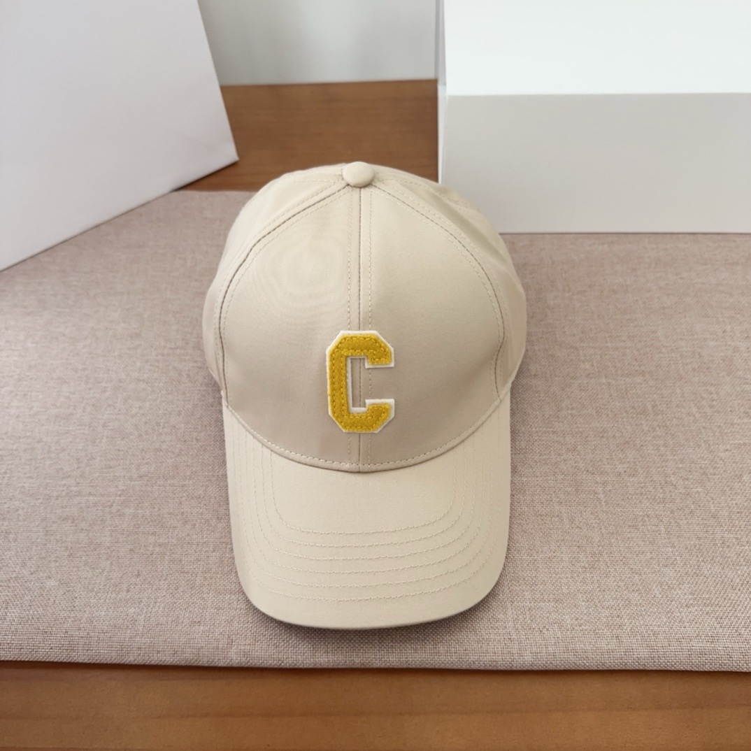 CELIN*·赛琳ss新款凯旋门绣花棒球帽🧢帽型完全按照定做。凯旋门图案章仔区别市面版本，大小及圈圈毛质感全部还原。五金