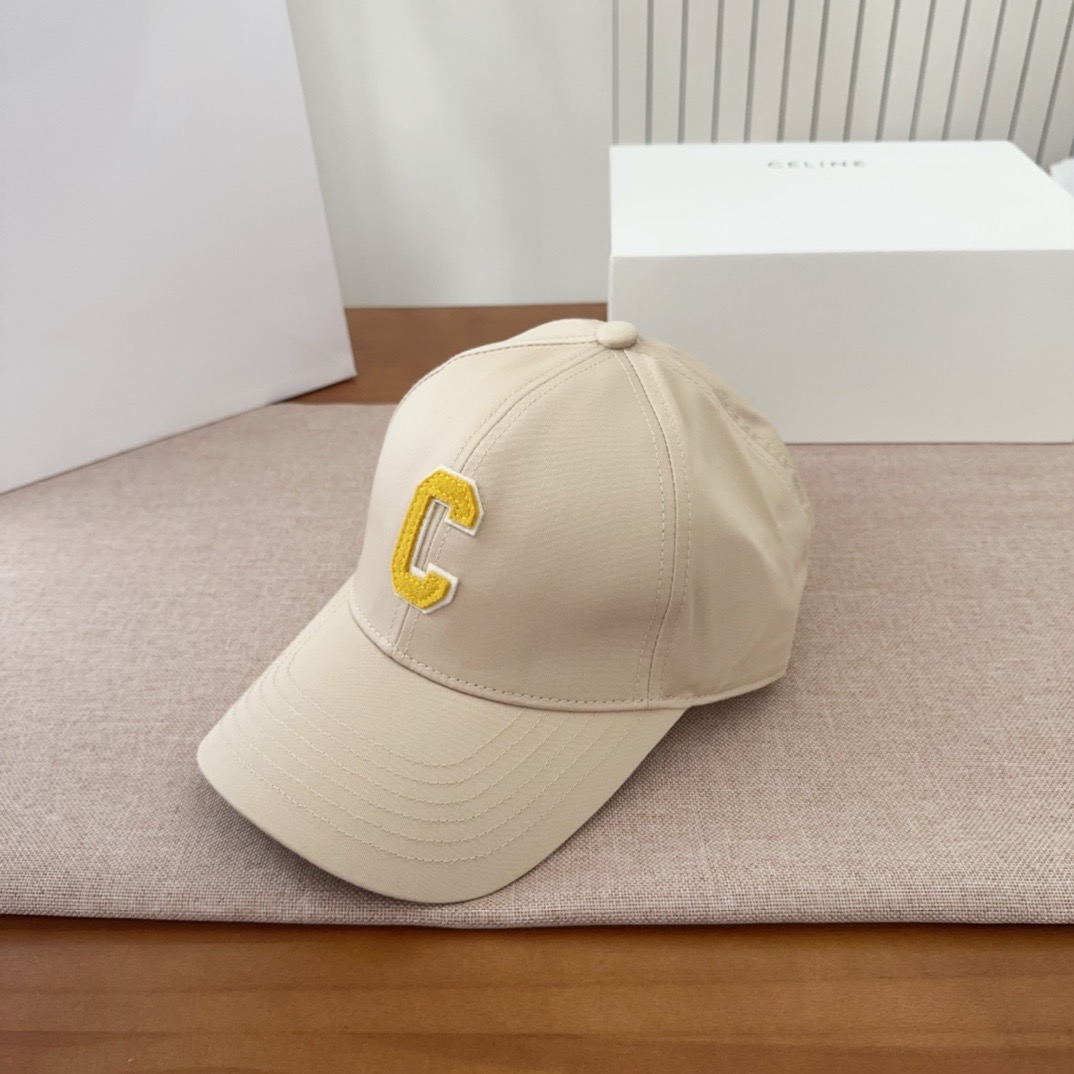 CELIN*·赛琳ss新款凯旋门绣花棒球帽🧢帽型完全按照定做。凯旋门图案章仔区别市面版本，大小及圈圈毛质感全部还原。五金