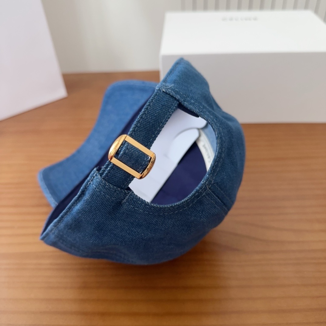 CELIN*·赛琳ss新款凯旋门绣花棒球帽🧢帽型完全按照定做。凯旋门图案章仔区别市面版本，大小及圈圈毛质感全部还原。五金