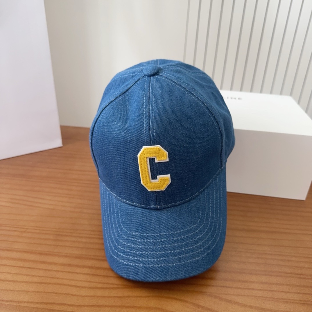 CELIN*·赛琳ss新款凯旋门绣花棒球帽🧢帽型完全按照定做。凯旋门图案章仔区别市面版本，大小及圈圈毛质感全部还原。五金