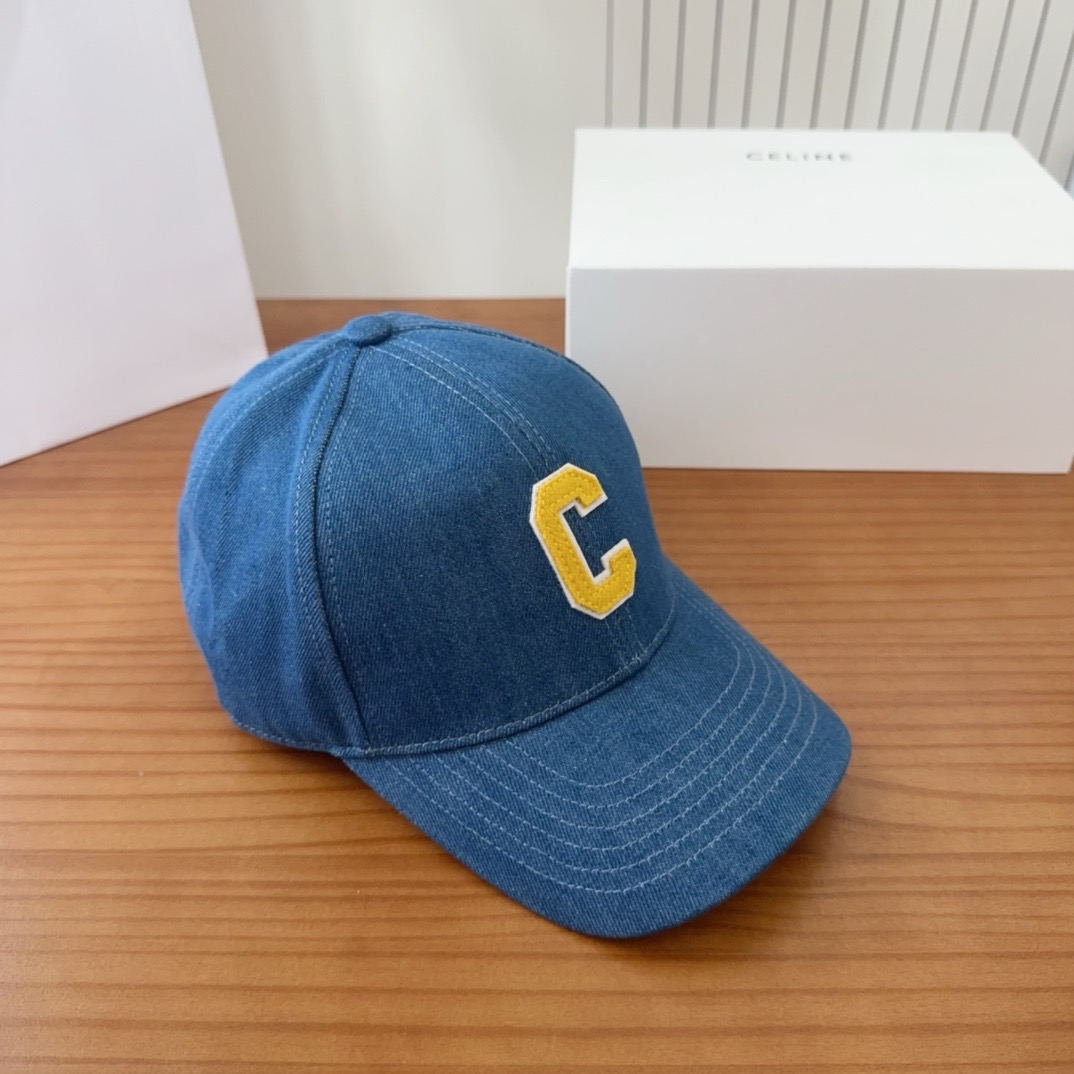 CELIN*·赛琳ss新款凯旋门绣花棒球帽🧢帽型完全按照定做。凯旋门图案章仔区别市面版本，大小及圈圈毛质感全部还原。五金