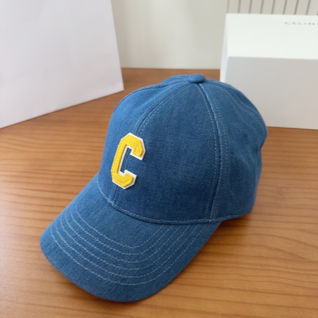 CELIN*·赛琳ss新款凯旋门绣花棒球帽🧢帽型完全按照定做。凯旋门图案章仔区别市面版本，大小及圈圈毛质感全部还原。五金