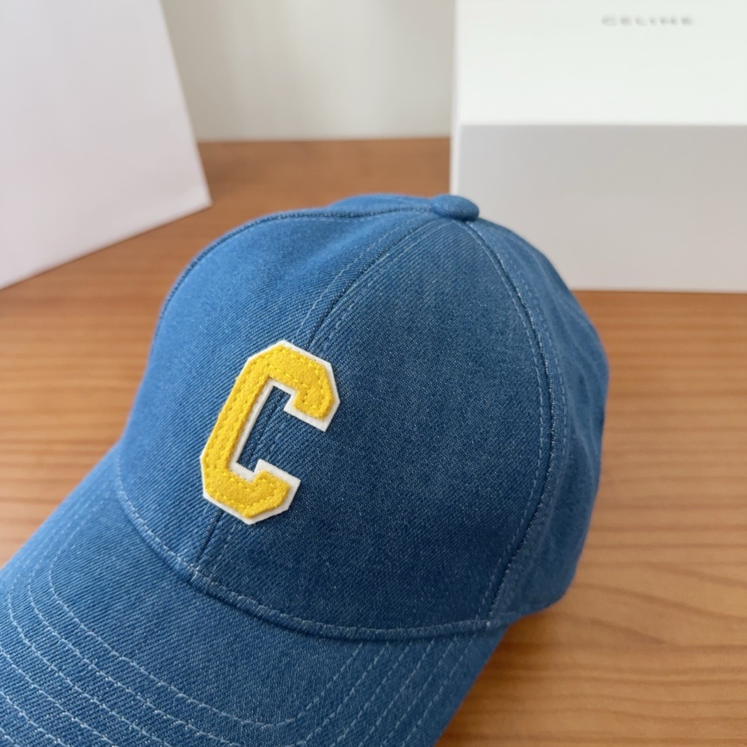CELIN*·赛琳ss新款凯旋门绣花棒球帽🧢帽型完全按照定做。凯旋门图案章仔区别市面版本，大小及圈圈毛质感全部还原。五金