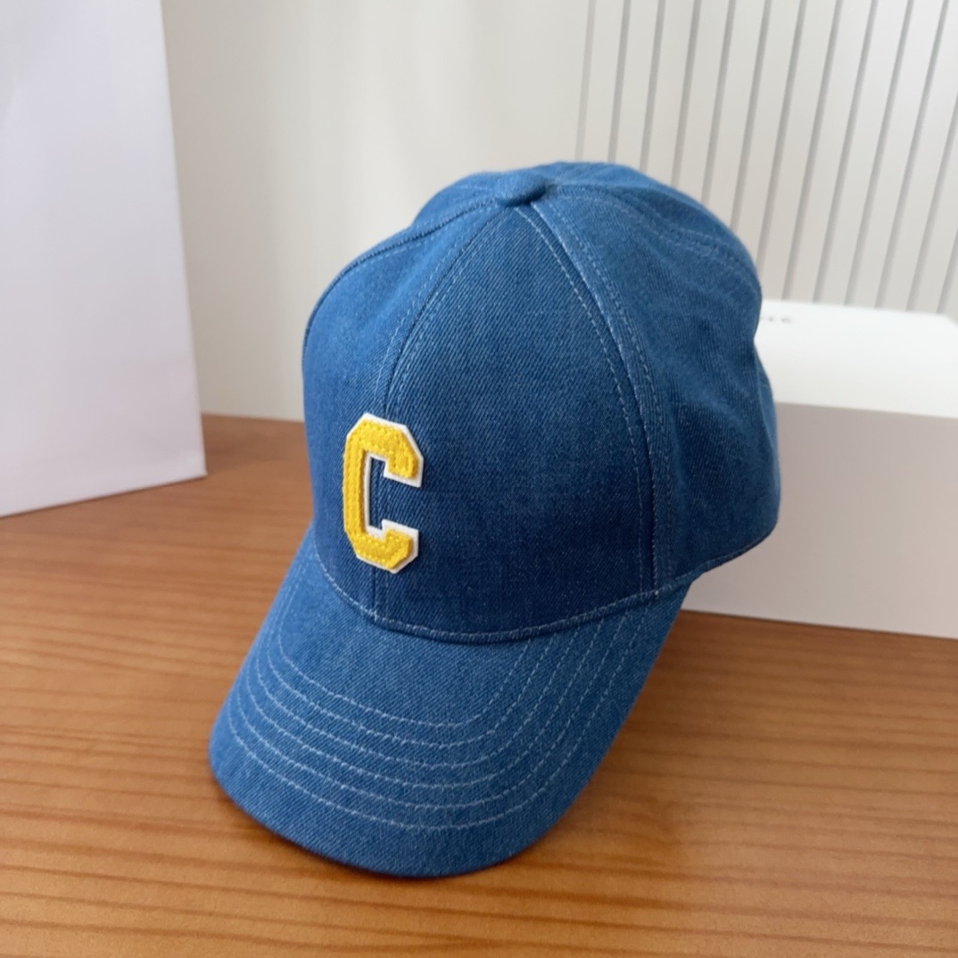 CELIN*·赛琳ss新款凯旋门绣花棒球帽🧢帽型完全按照定做。凯旋门图案章仔区别市面版本，大小及圈圈毛质感全部还原。五金