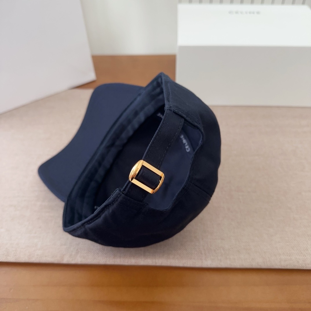 CELIN*·赛琳ss新款凯旋门绣花棒球帽🧢帽型完全按照定做。凯旋门图案章仔区别市面版本，大小及圈圈毛质感全部还原。五金