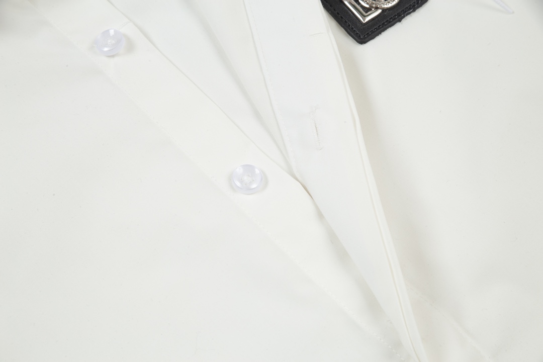 Dugarban Spring/Summer 2024 Extinction Collection: Edible DG Logo Leisure Shirt in Black/White - 图片 4