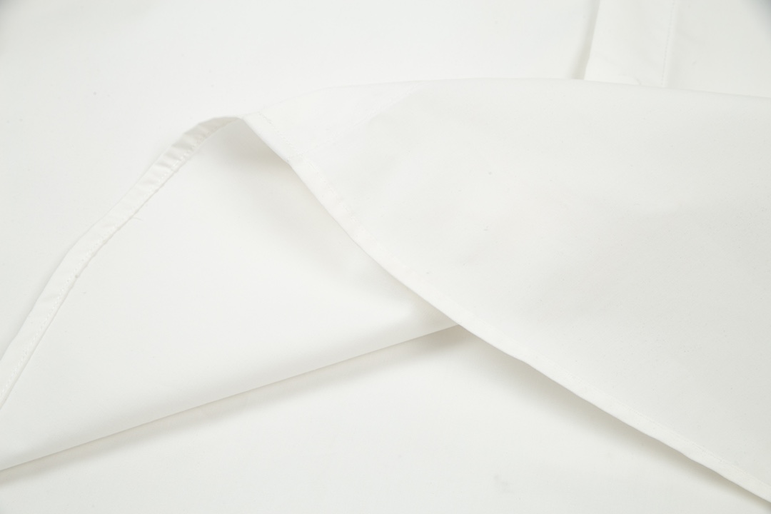 Dugarban Spring/Summer 2024 Extinction Collection: Edible DG Logo Leisure Shirt in Black/White - 图片 7
