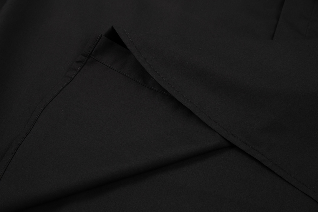 2024 New Dougaban DG Logo Air-Recreation Shirt Collection in Black and White, Sizes M-3XL - 图片 7