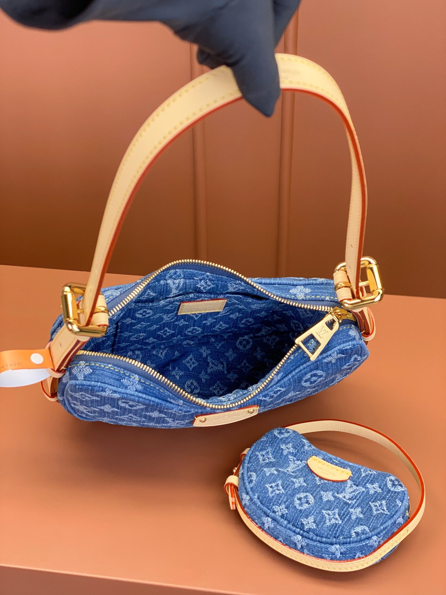 特级MB芯片版原厂皮CROISSANT中号手袋型号M46856蓝色材料A级全钢五金进口原厂面料包装全套原
