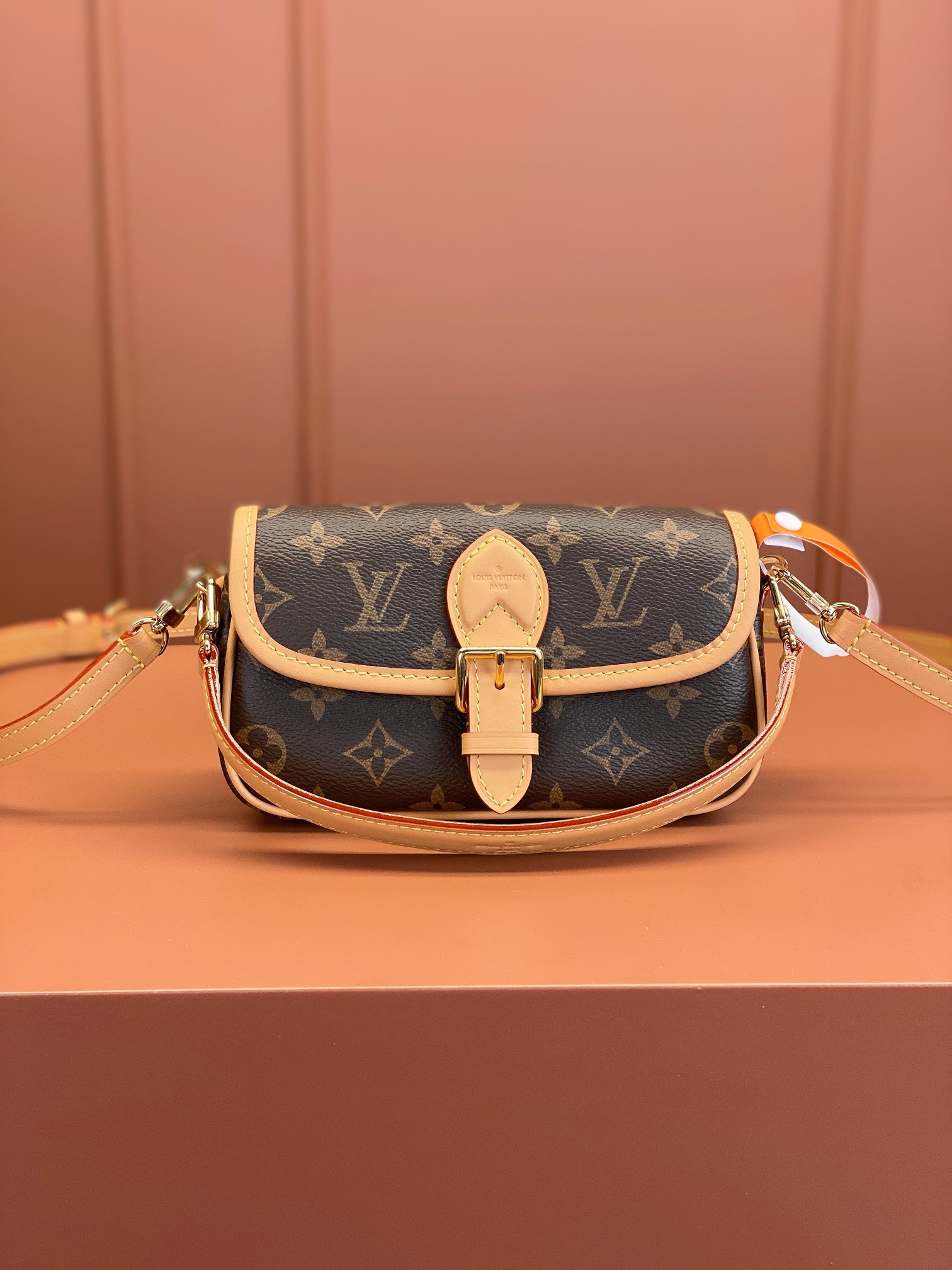 Louis Vuitton LV Diane Sacs À Main Tout en acier M83566