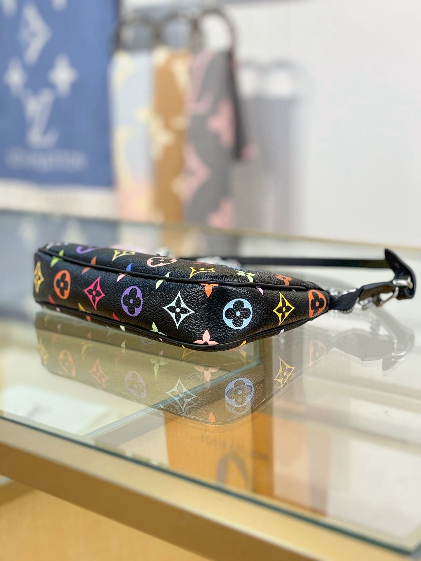 【特级MB芯片版原厂皮】
x TM POCHETTE ACCESSOIRES 手袋
型号：M13663黑