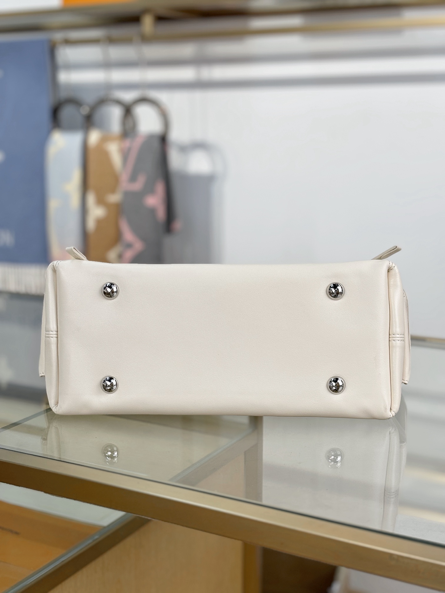 【特级MB芯片版原厂皮】
CARRYALL CARGO 小号手袋
型号：M12919白色
材料：A级全钢