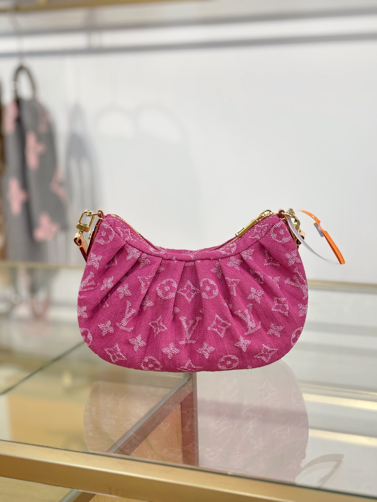【特级MB163c芯片版原厂皮】 POCHETTE VALLEY 手袋 型号：M28327枚红色 材料：A级全钢五金，进