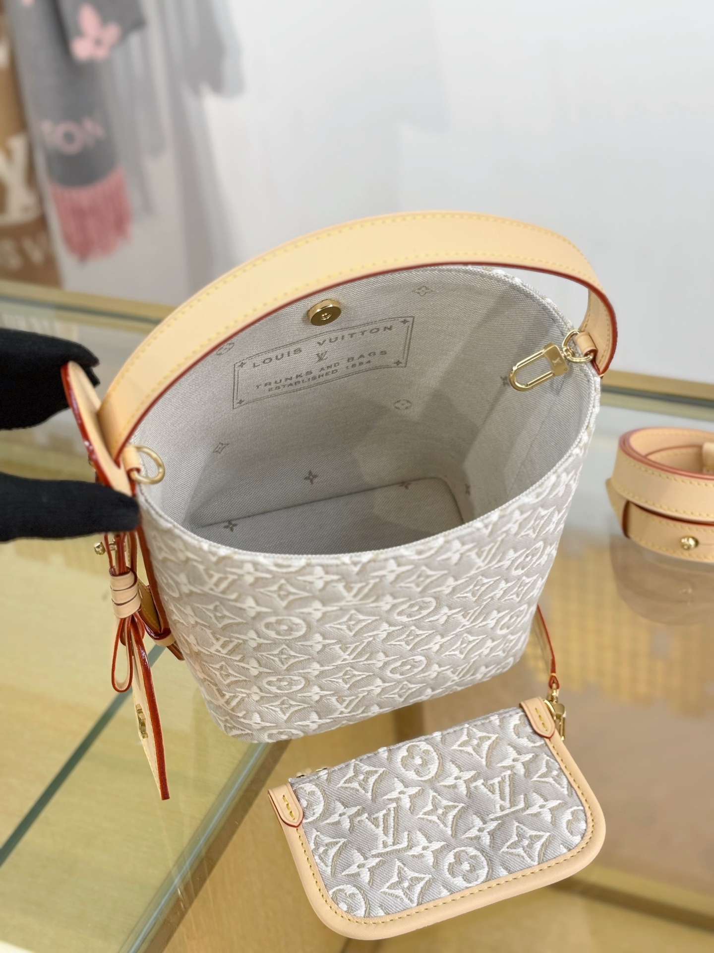 【特级MB动态163c芯片版原厂皮】 ALL IN BB 手袋 型号：M2A377米色 材料：A级全钢五金，进口原厂面料