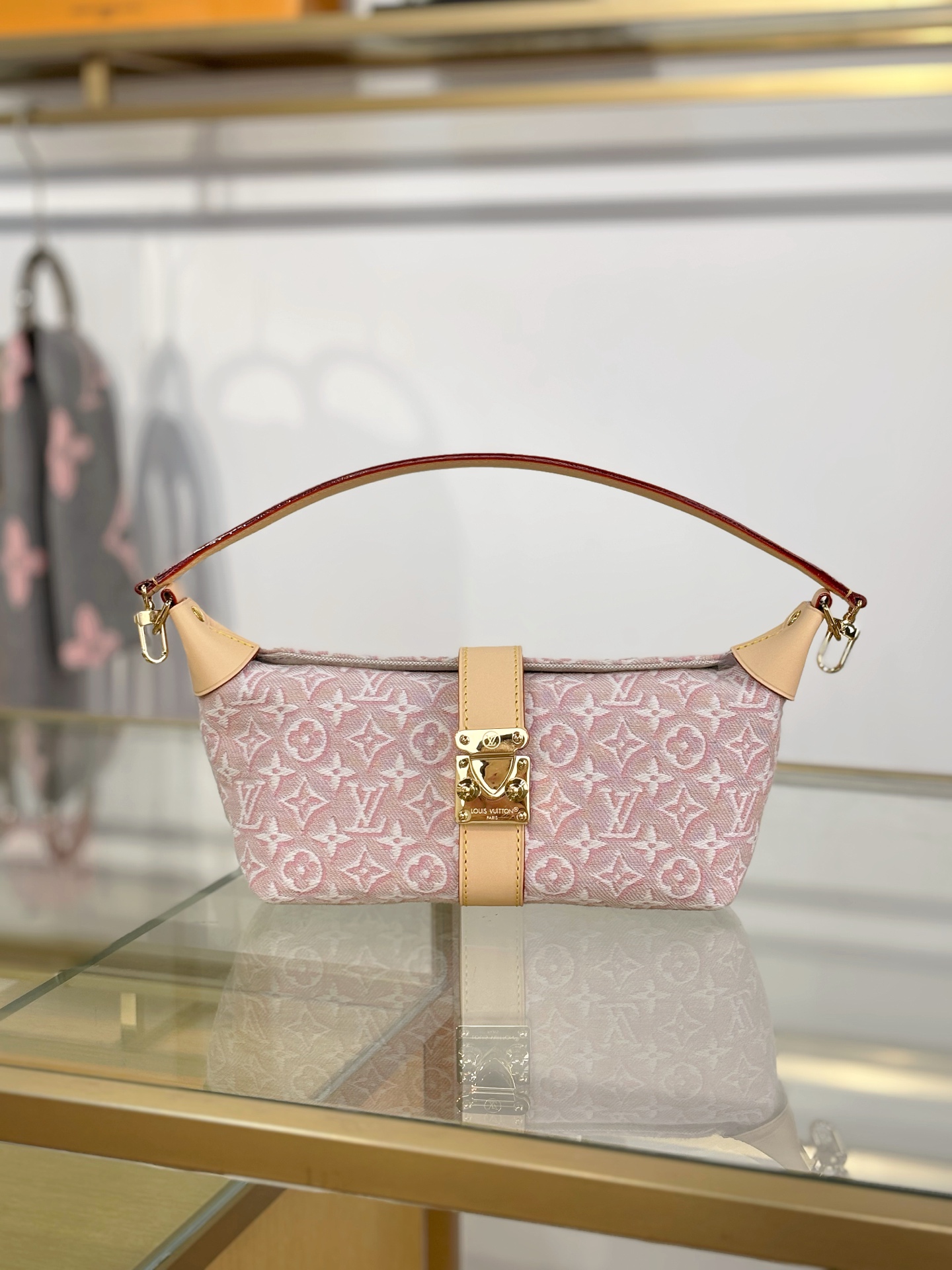 【特级MB动态163c芯片版原厂皮】 POCHETTE MIA 手袋 型号:M2A382粉色 材料:A级全钢五金,进口原 【特级MB动态163c芯片版原厂皮】 POCHETTE MIA 手袋 型号:M2A382粉色 材料:A级全钢五金,进口原