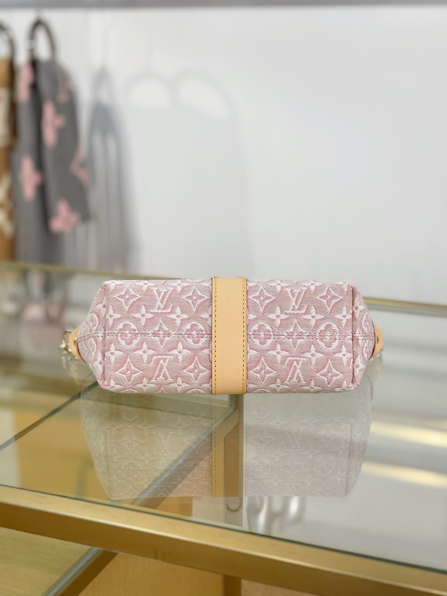 【特级MB动态163c芯片版原厂皮】 POCHETTE MIA 手袋 型号：M2A382粉色 材料：A级全钢五金，进口原