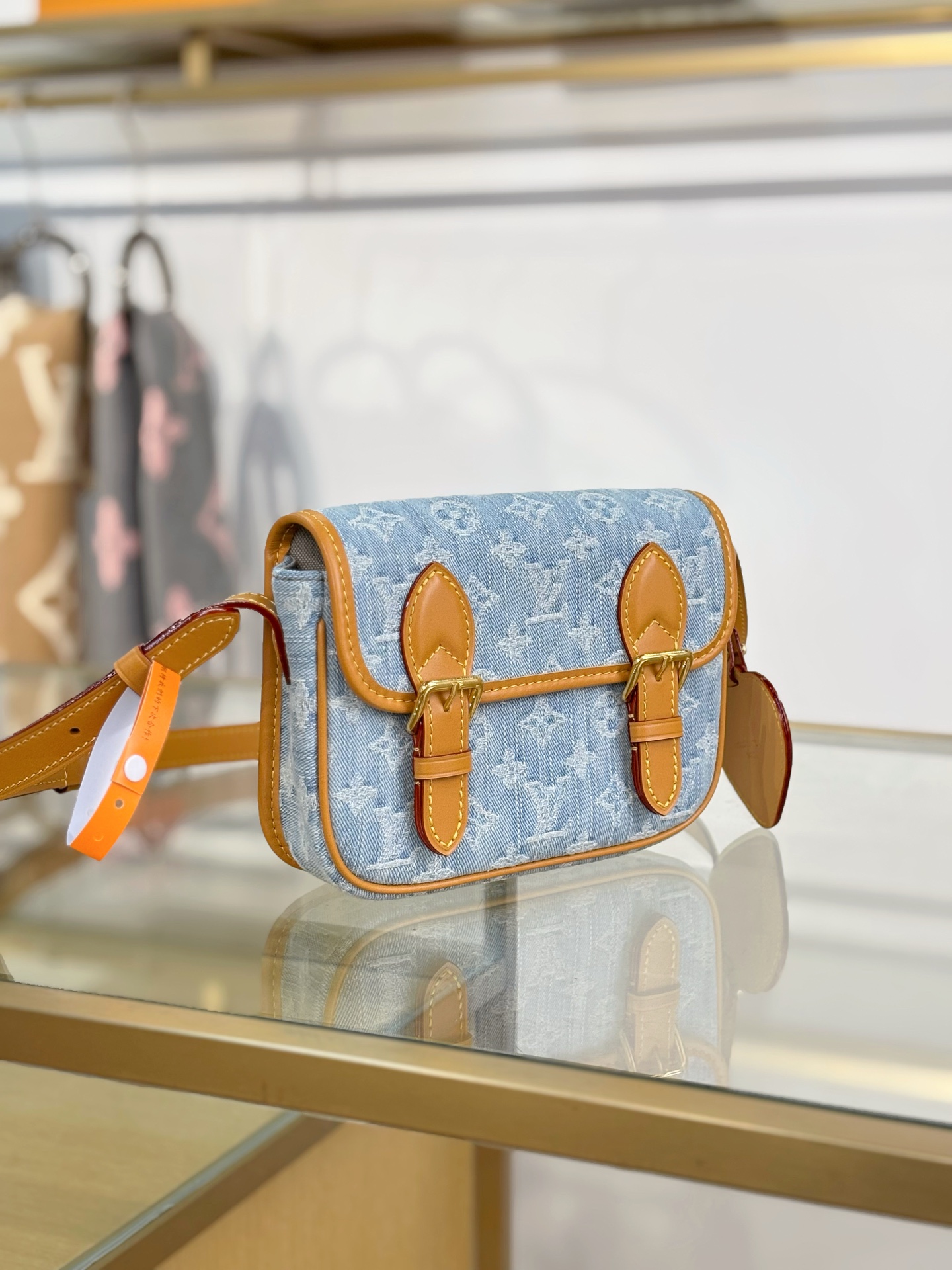 【特级MB163c芯片版原厂皮】 SATCHEL 迷你斜挎包 型号：M2A647牛仔蓝 材料：A级全钢五金，进口原厂面料