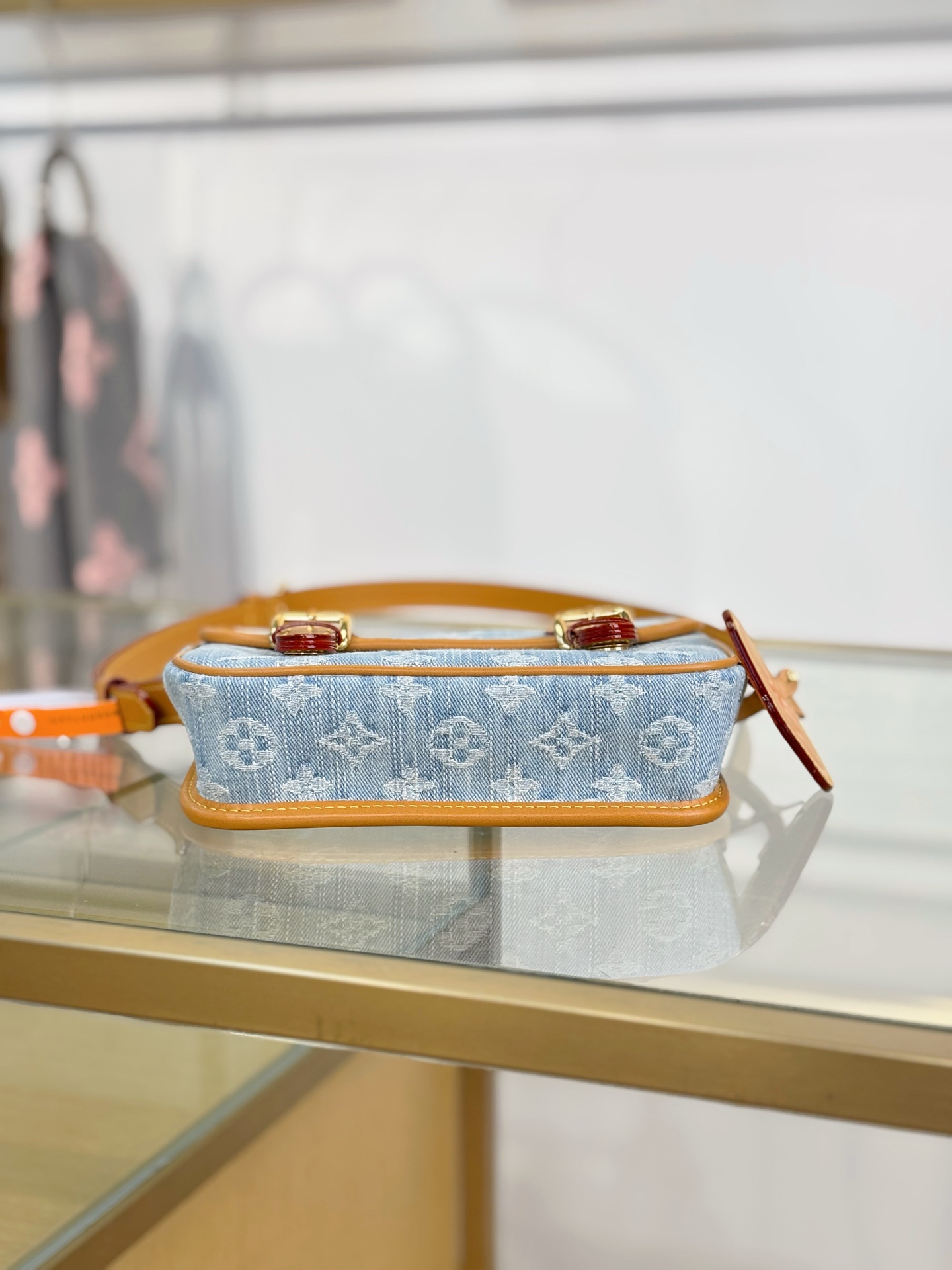 【特级MB163c芯片版原厂皮】 SATCHEL 迷你斜挎包 型号：M2A647牛仔蓝 材料：A级全钢五金，进口原厂面料