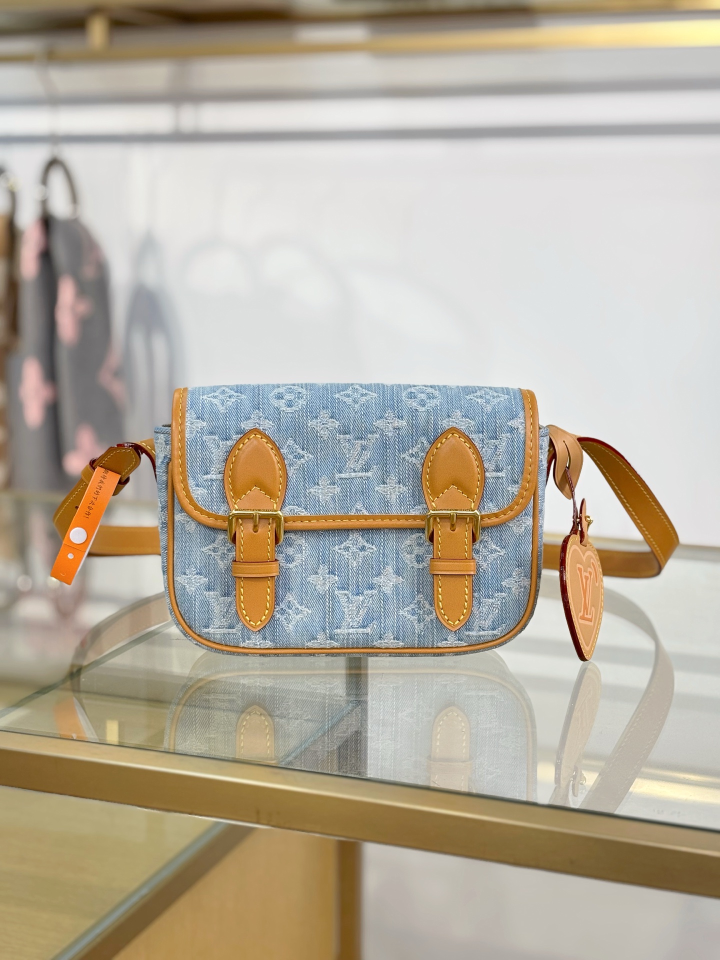 【特级MB163c芯片版原厂皮】 SATCHEL 迷你斜挎包 型号:M2A647牛仔蓝 材料:A级全钢五金,进口原厂面料 【特级MB163c芯片版原厂皮】 SATCHEL 迷你斜挎包 型号:M2A647牛仔蓝 材料:A级全钢五金,进口原厂面料