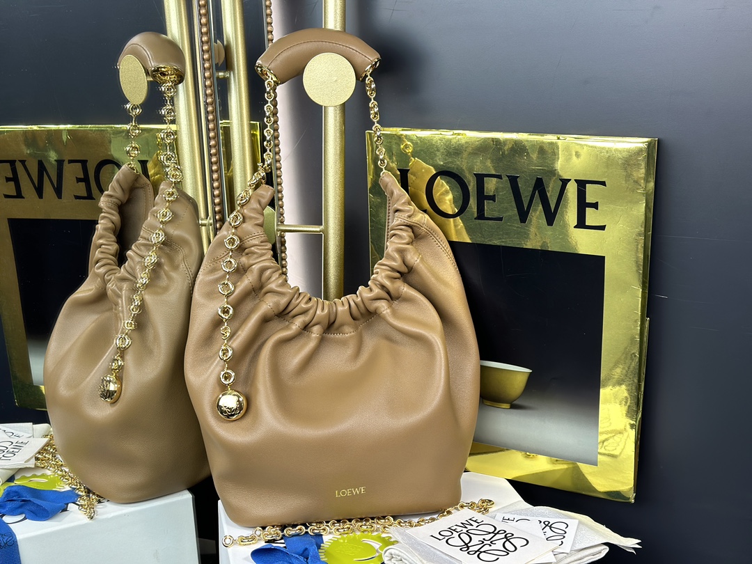 What’s best
 Loewe Bags Handbags Brown Lambskin Sheepskin Fall/Winter Collection Chains