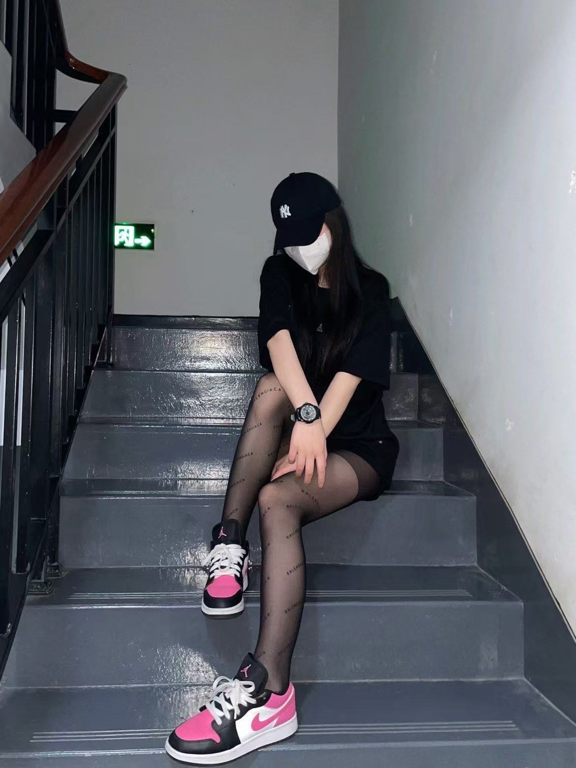 ▪️H11顶级纯原▪️潮人上脚图▪️
闭眼入，好看就完事儿！！！
---------------------------------
Nike Air Jordan 1 LOW 
AJ1 乔一 皮革 精致防滑 低帮复古篮球鞋 男女同款 樱花粉

货号：554723-106

Size：35.5 36 36.5 37.5 38 38.5 39 40 40.5 41 42 42.5 43 44 45 46 47.5