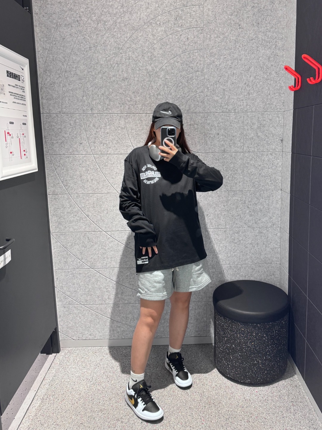 ▪️H11顶级纯原▪️潮人上脚图▪️
闭眼入，好看就完事儿！！！
---------------------------------
Nike Air Jordan 1 LOW “Reverse Panda”
AJ1 乔一 舒适贴合 低帮 复古篮球鞋 男女同款 白黑

货号：553558-172

Size：35.5 36 36.5 37.5 38 38.5 39 40 40.5 41 42 42.5 43 44 45 46 47.5